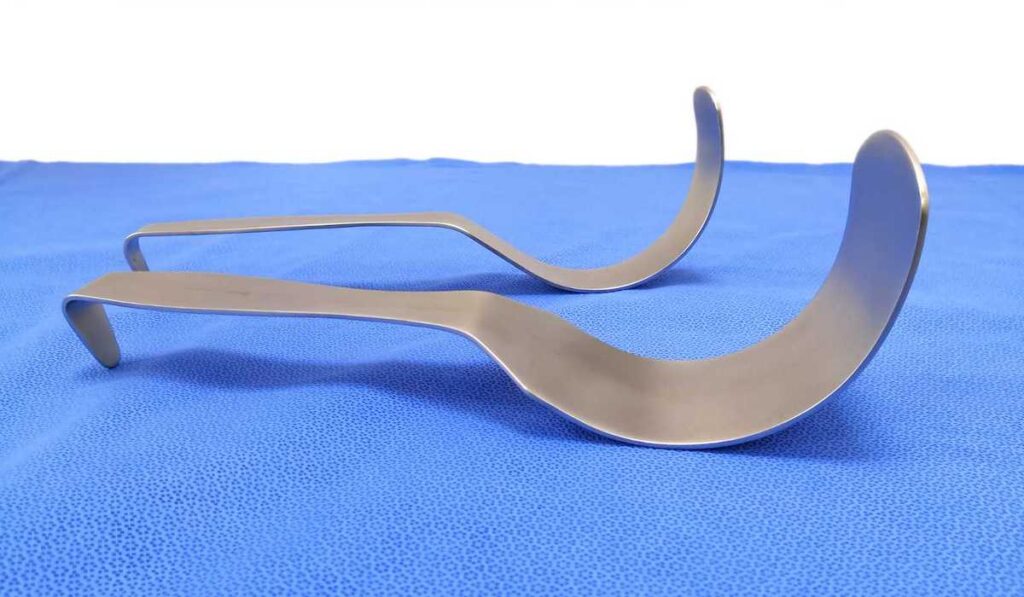 A Deaver retractor can be used in many surgeries, including breast surgery