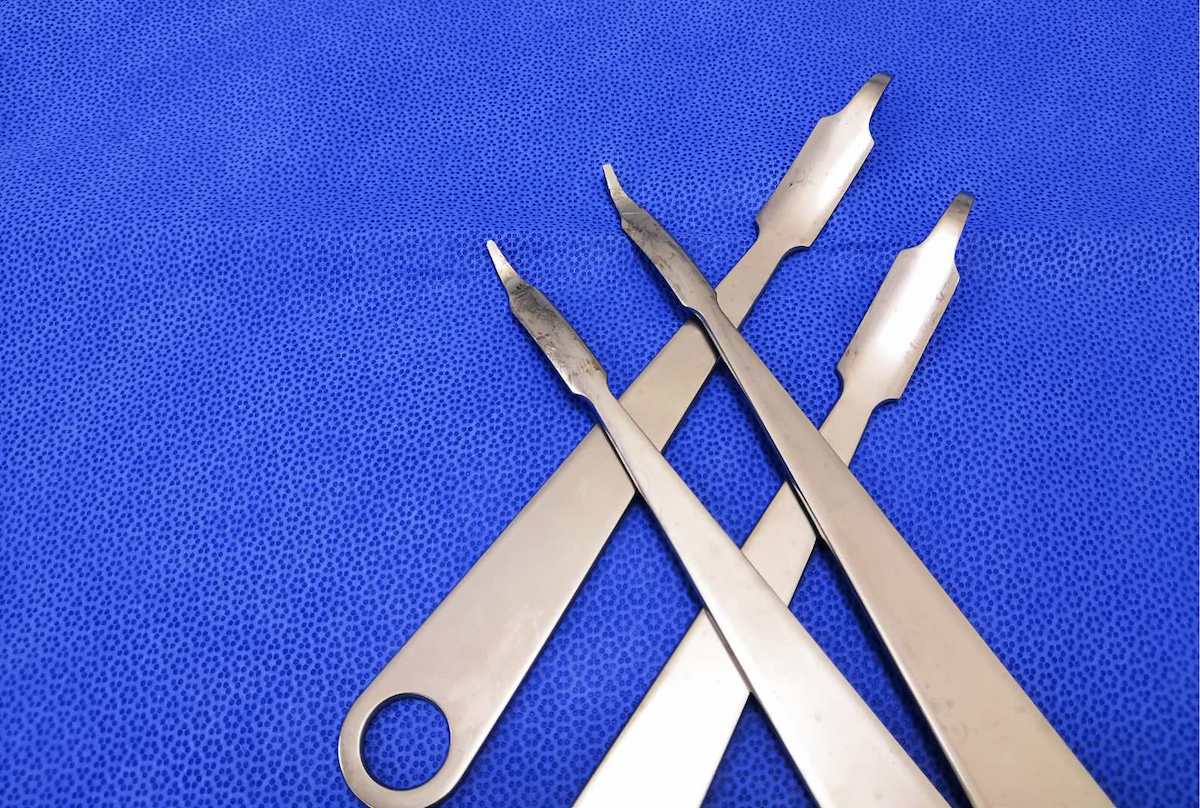 5 Uses for Handheld Retractors (and 1 unusual one) Yasui Co., Ltd.