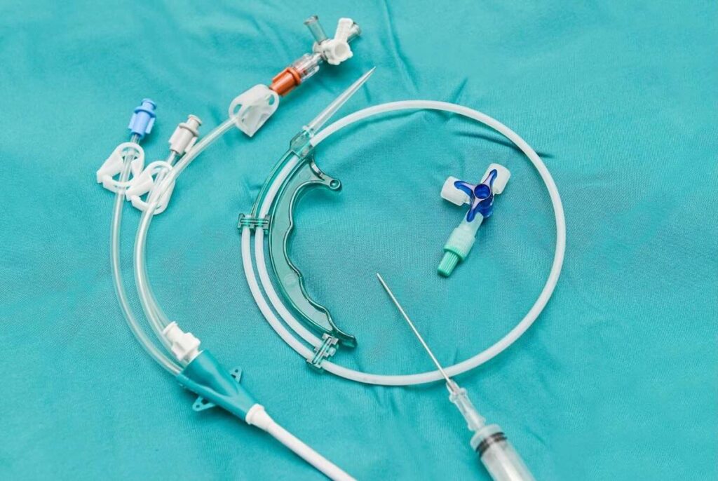 plastic venous catheter